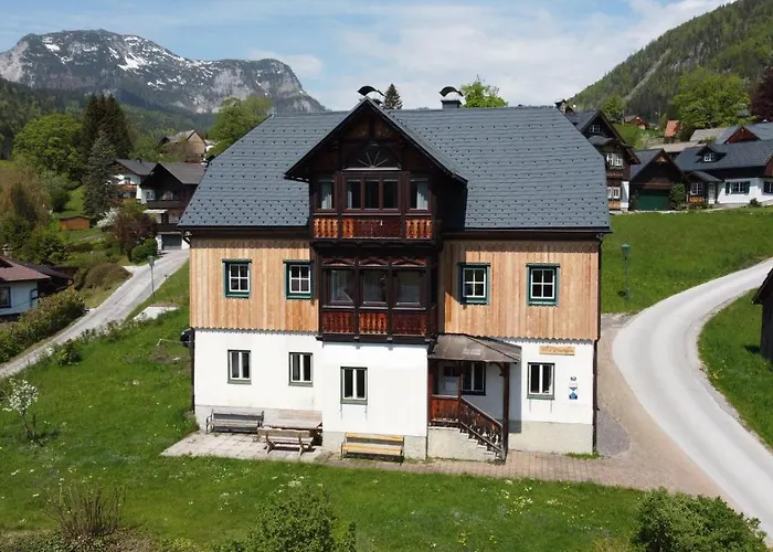 Altes Pfarrhaus التوسي